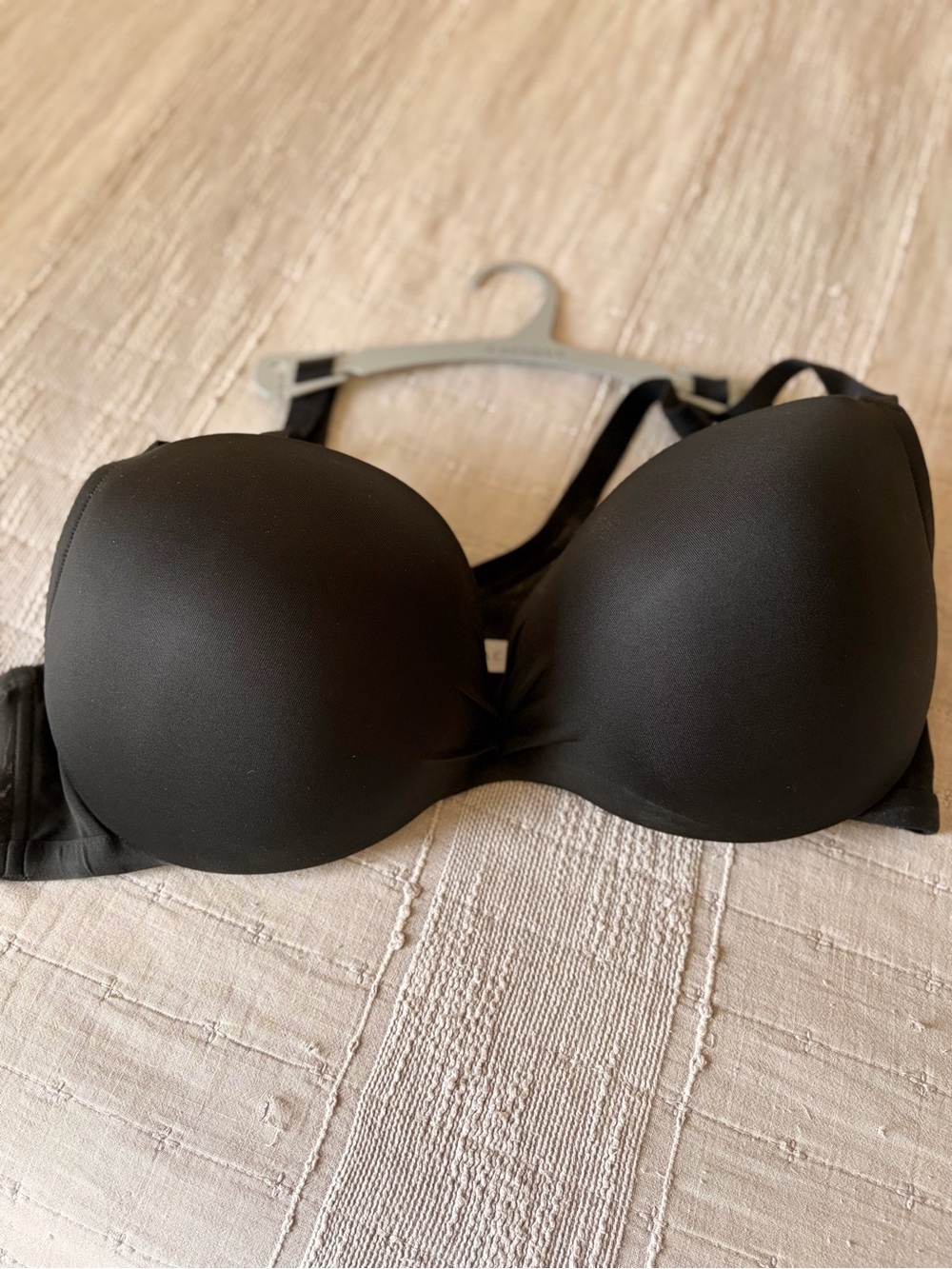 Cacique Black Max Boost Plunge Bra Womens Size 46DDD